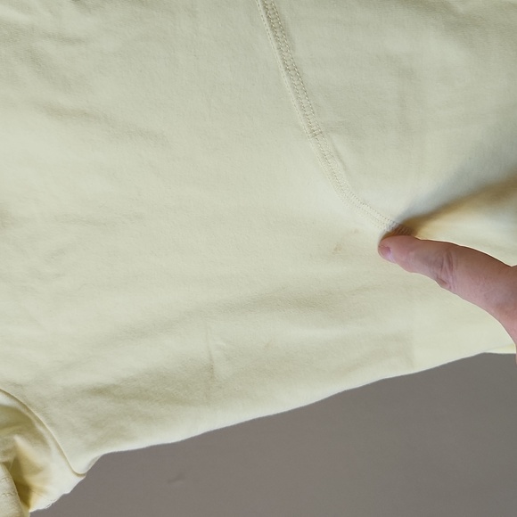 Fila top - Picture 5 of 6